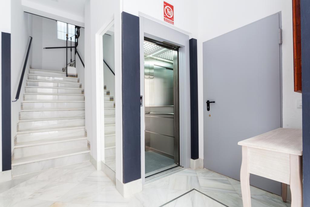 Hostly Acetres 1A Loft In City Center, Comunal Terrace, Fibre,Parking Optional Séville Extérieur photo